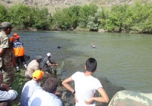 Kayıp genç Aras'ta bulundu